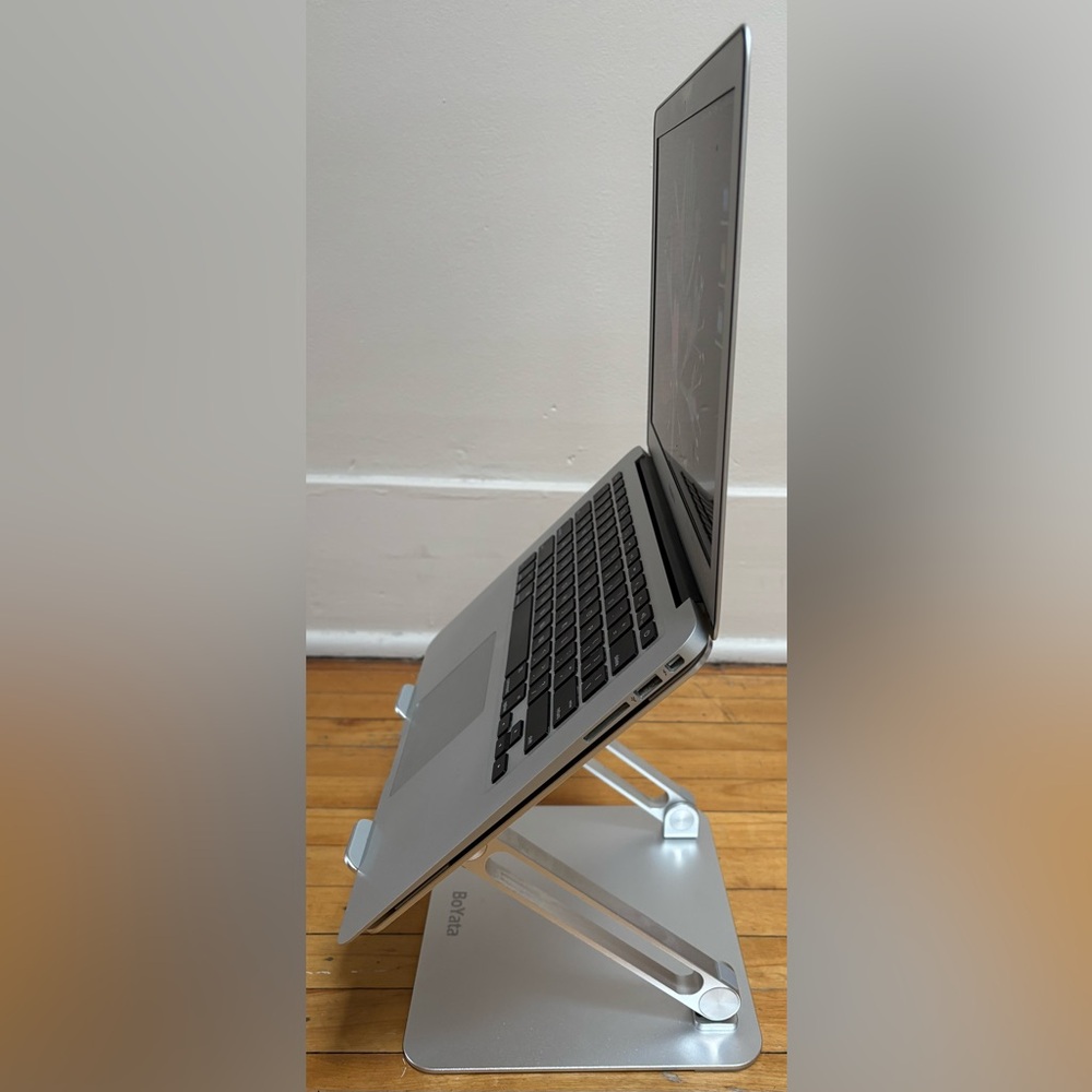 Boysta laptop stand. - Picture 5 of 6